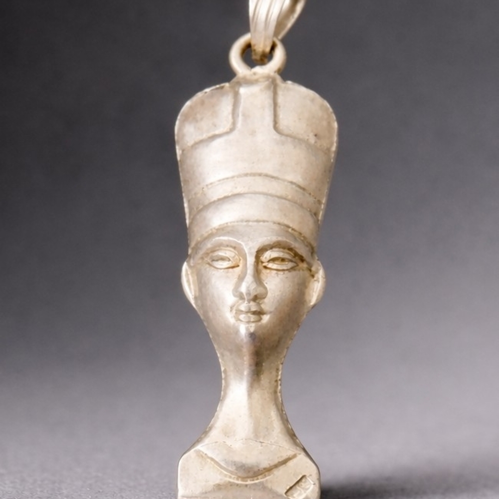 Sterling Silver Nefertiti Pendant Necklace - Silver